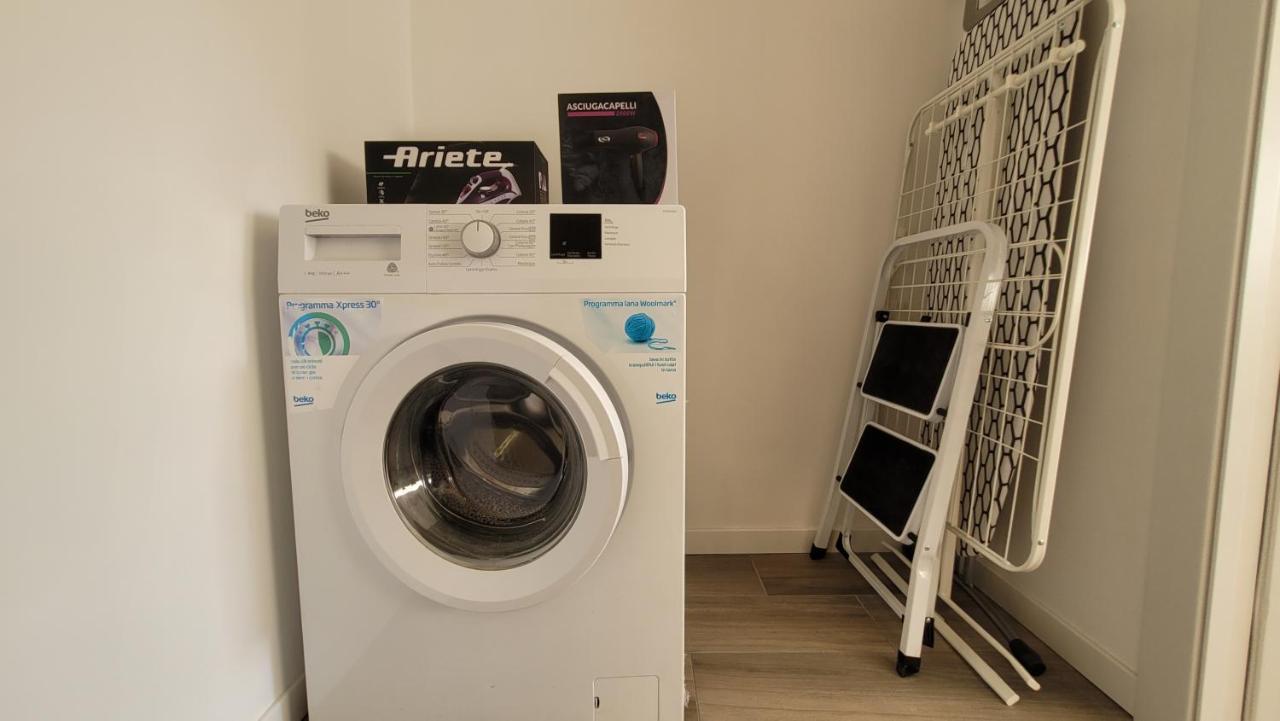 Milano City Apartments - Stylish House Free Wifi-Parking-Airport Eksteriør billede
